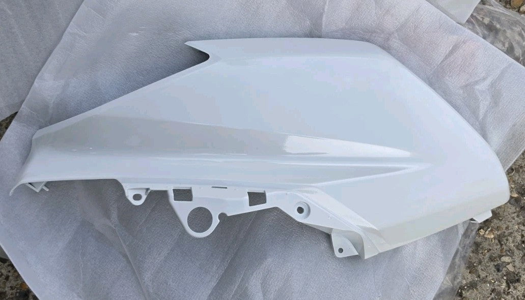 OEM GENUINE YAMAHA GPD125A NMAX 15-20 LEFT SIDE COWL PANEL WHITE 2DPF835100P1