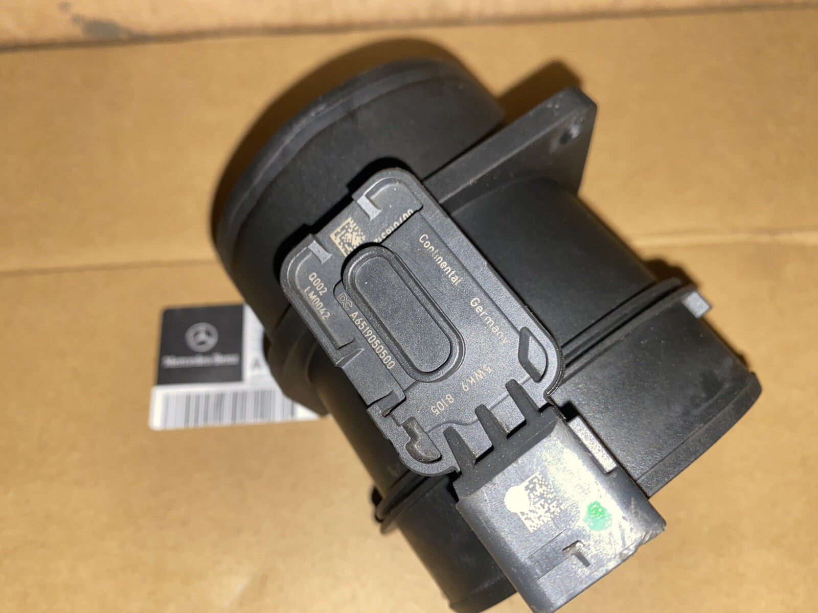 Genuine MASS AIR FLOW METER .  MERCEDES SPRINTER , VITO  5WK98105. Continental