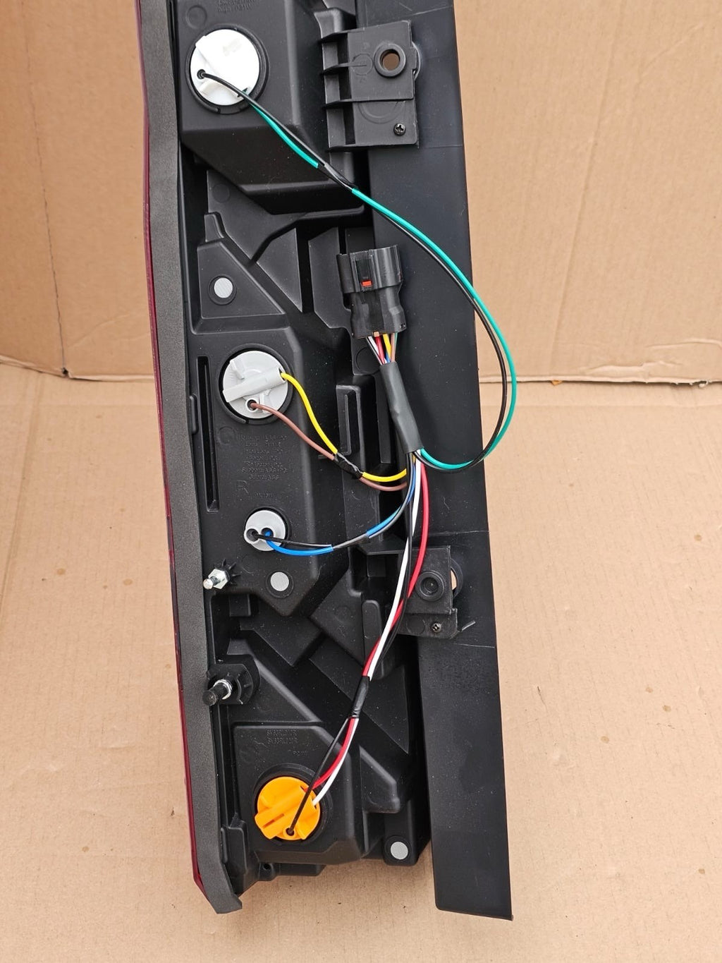 Pair MAXUS DELIVER 9 REAR LIGHT WITH BULBS LEFT & RIGHT 2020-2025 Noon LED