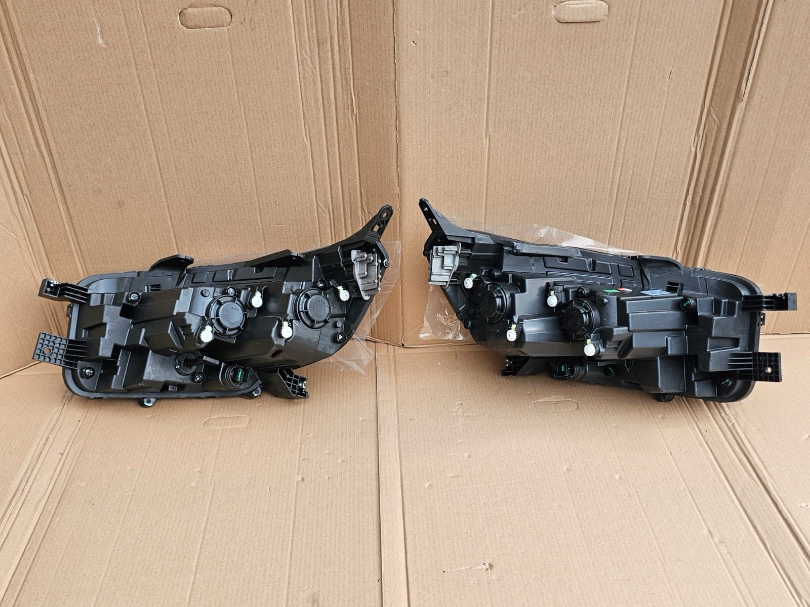 MAXUS Delivery 9 Headlamps / Head Lights Pair Left & Right ( Noon Led ) 2020 On