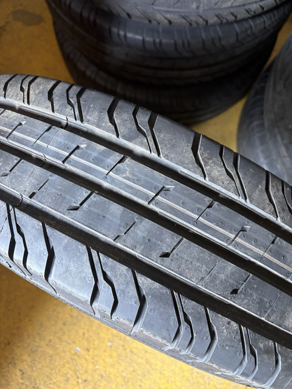 Mercedes Sprinter Wheel & Tyre Continental 195/75/R16 C Twin Wheel W907 910 New