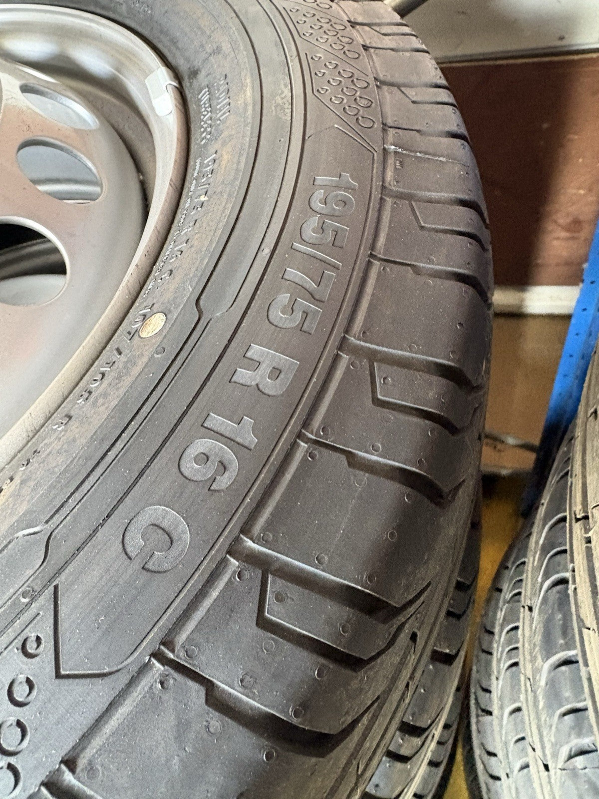 Mercedes Sprinter Wheel & Tyre Continental 195/75/R16 C Twin Wheel W907 910 New