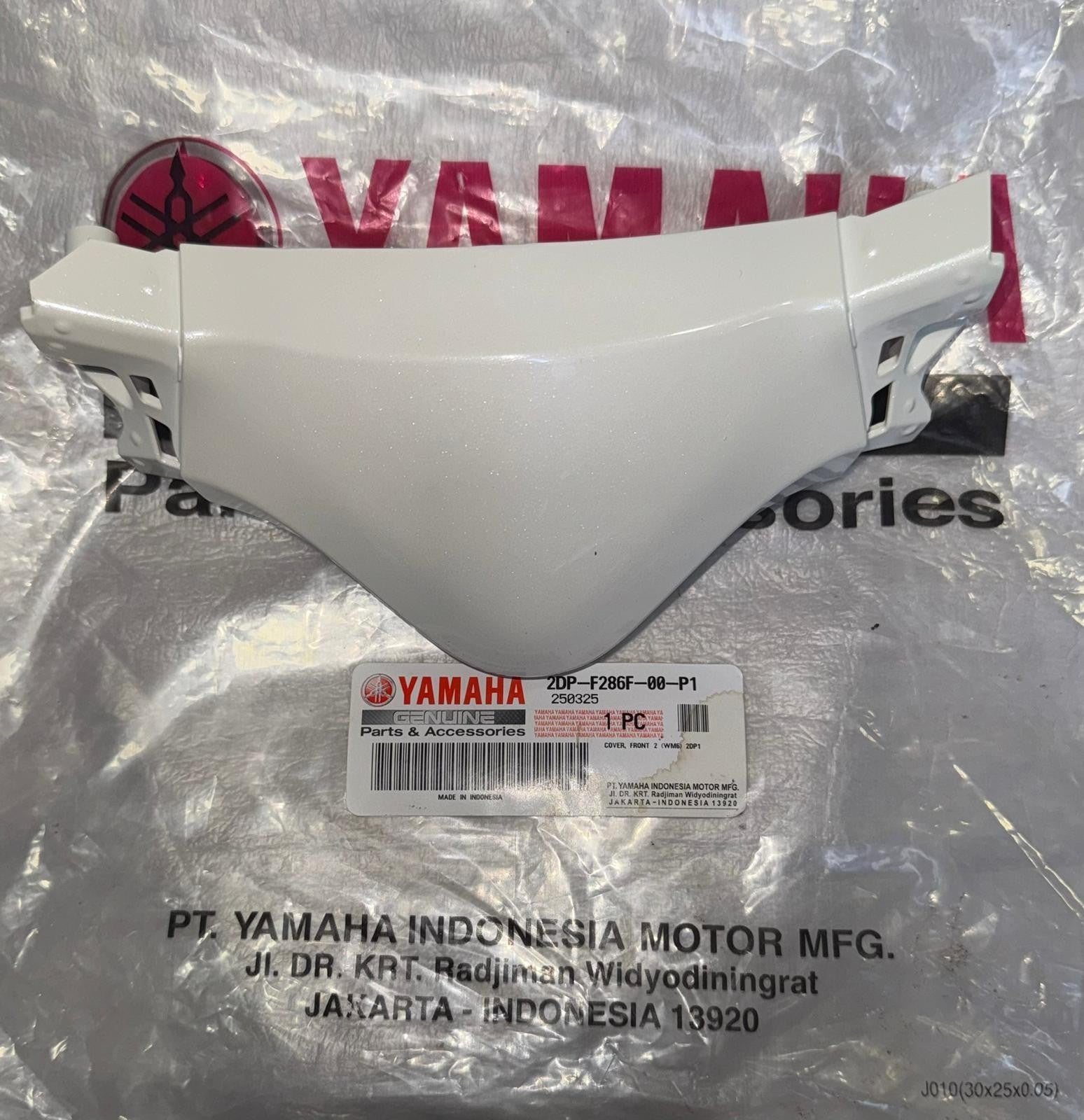 YAMAHA Cover, Front 2, 2DP-F286F-00-P1 OEM GPD125-NMAX GPD125-White