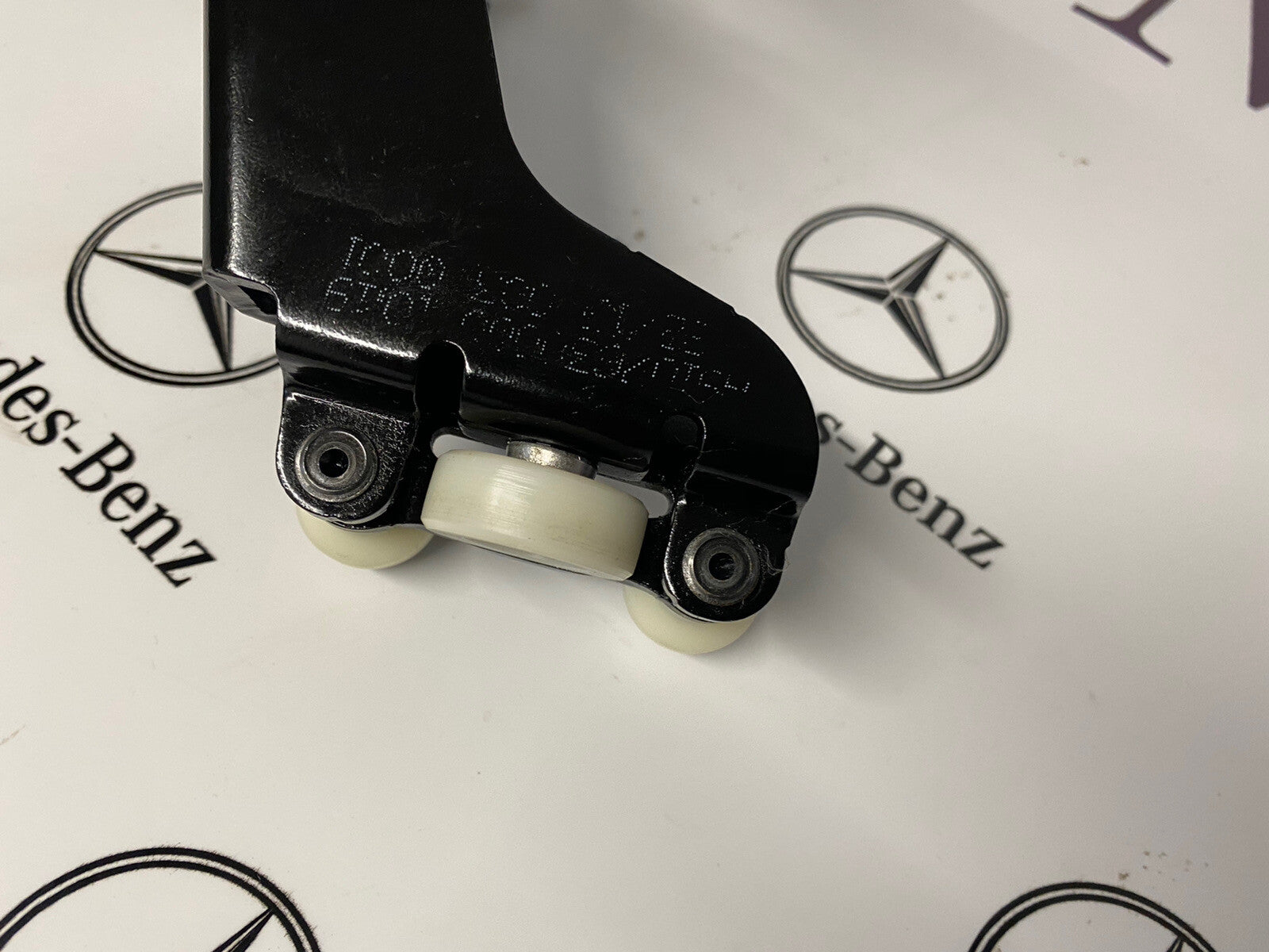 Genuine Mercedes Sprinter Side Loading Middle Roller A9107630000 Fit 2019-2025