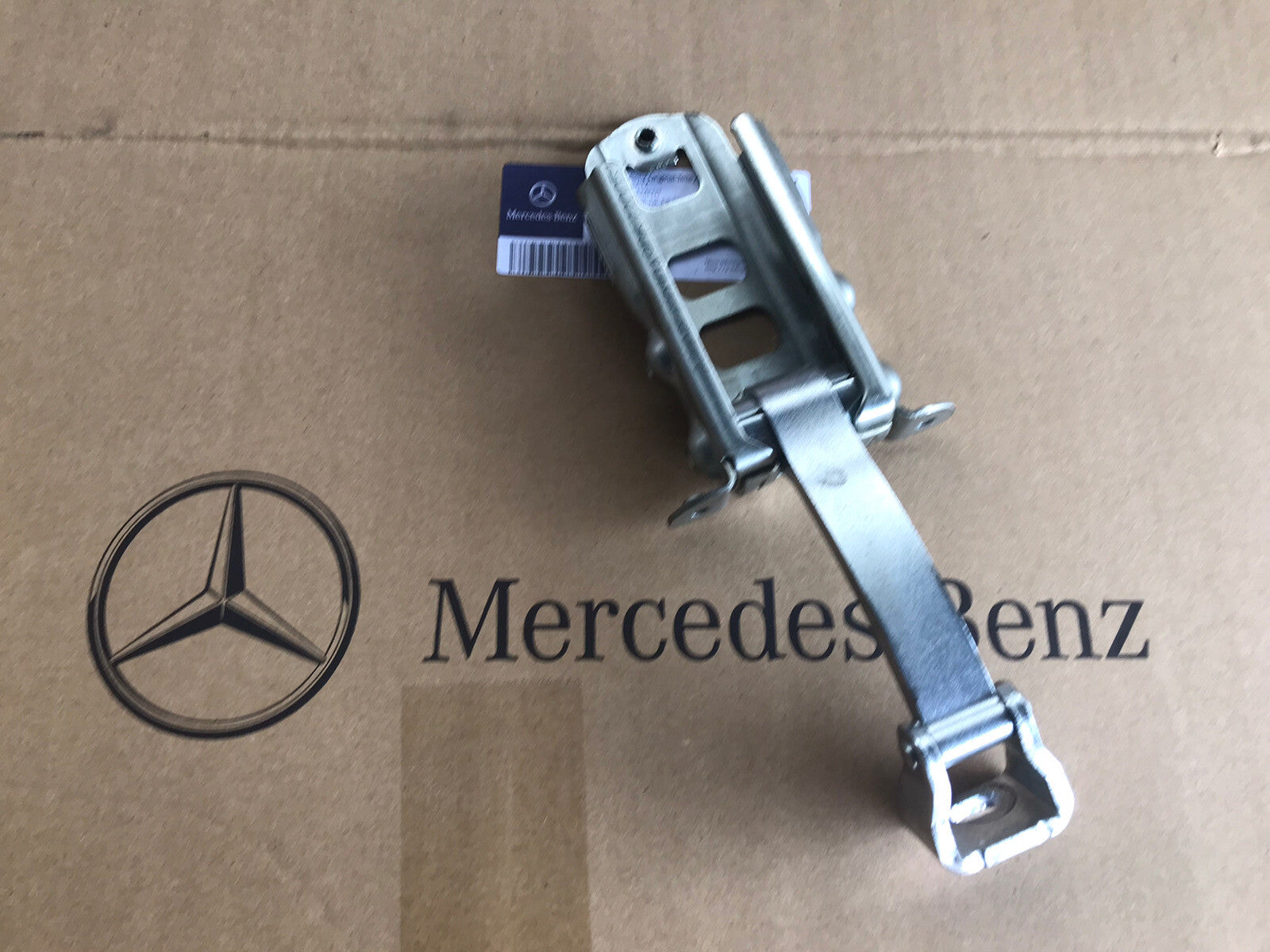 Genuine Mercedes Sprinter Front Door Hinge Left Or Right .   Fit  2006.2018