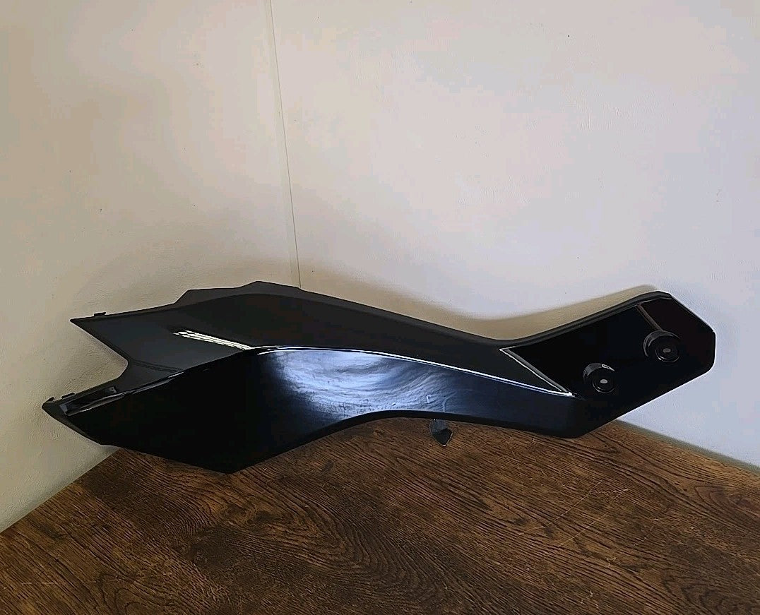 YAMAHA NMAX 125 V3 Right SIDE COVER PANEL FAIRING BLACK GLOSS 2025