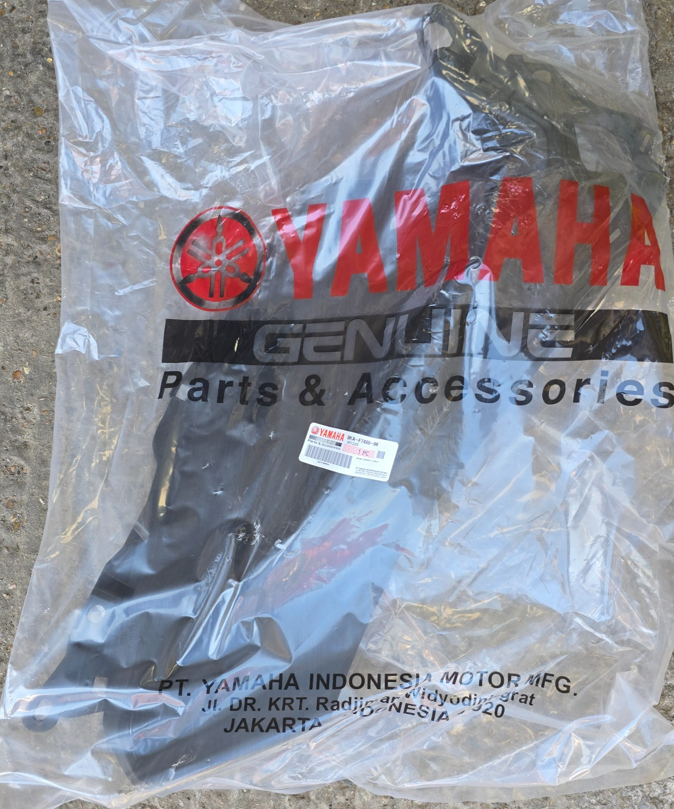 BKAF748800 Right Board Footrest Fairing For Yamaha X-Max Xmax 300 2023 - 2025