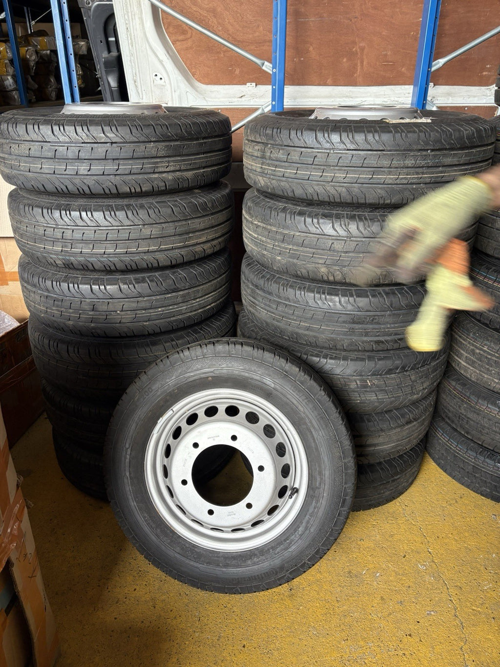 Mercedes Sprinter Wheel & Tyre Continental 195/75/R16 C Twin Wheel W907 910 New