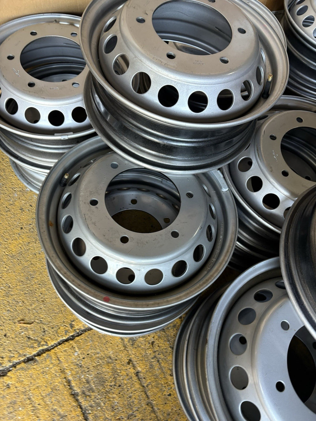 Twin Wheel Mercedes Sprinter Brand New Wheel Delivery Mileage X1 Original