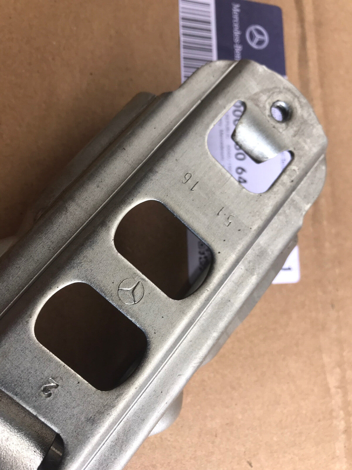 Genuine Mercedes Sprinter Front Door Hinge Left Or Right .   Fit  2006.2018