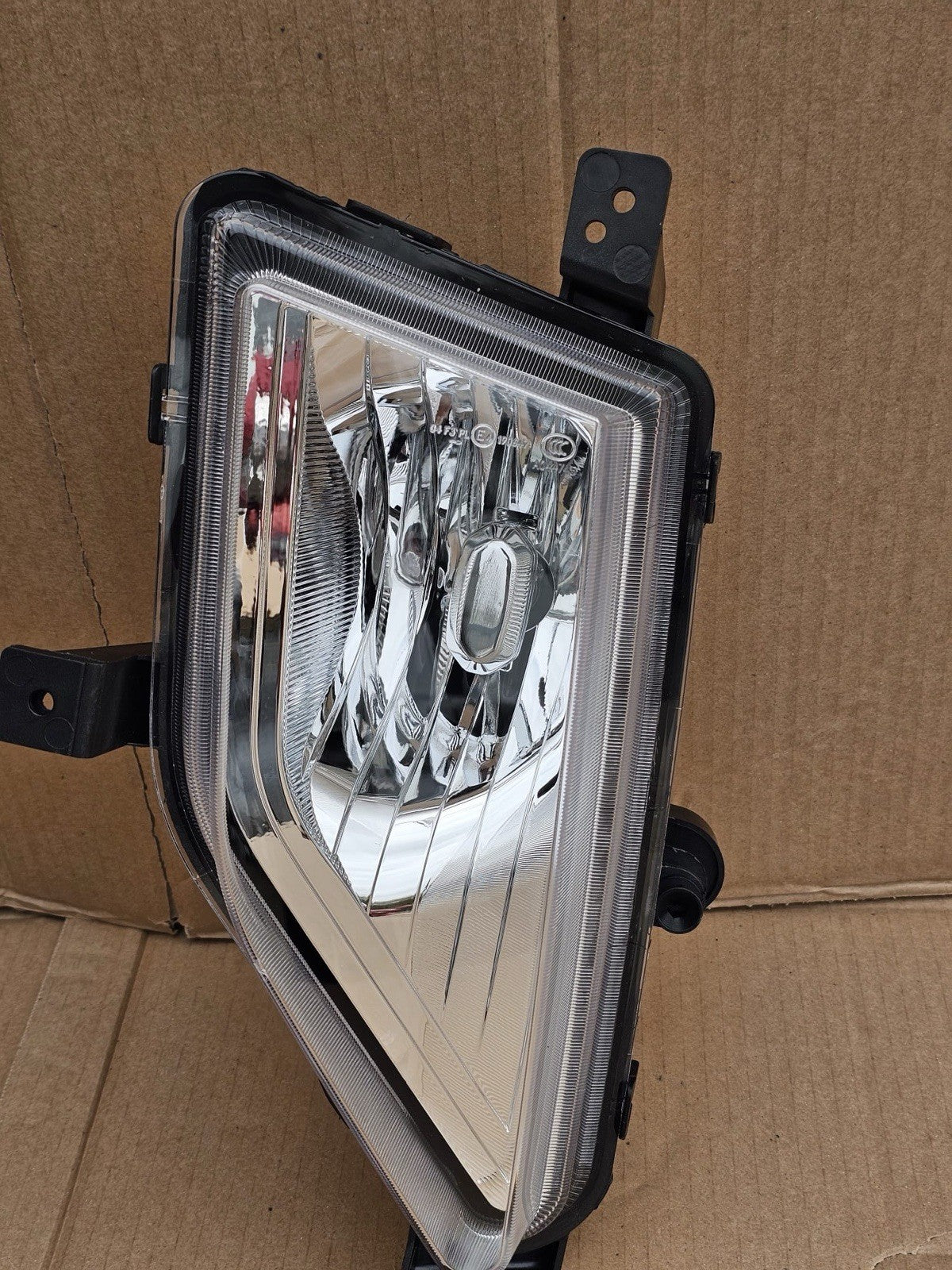 MAXUS DELIVER 9 & V90 FRONT LEFT  SIDE FOG LIGHT LAMPS 2019-2025