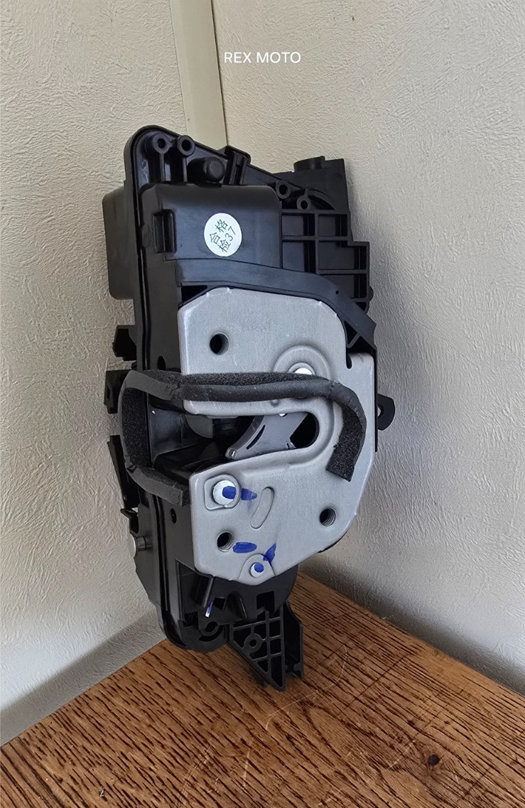 MAXUS Deliver 9 REAR DOOR LOCK LATCH LOCKING MECHANISM C00085917 Genuine Part