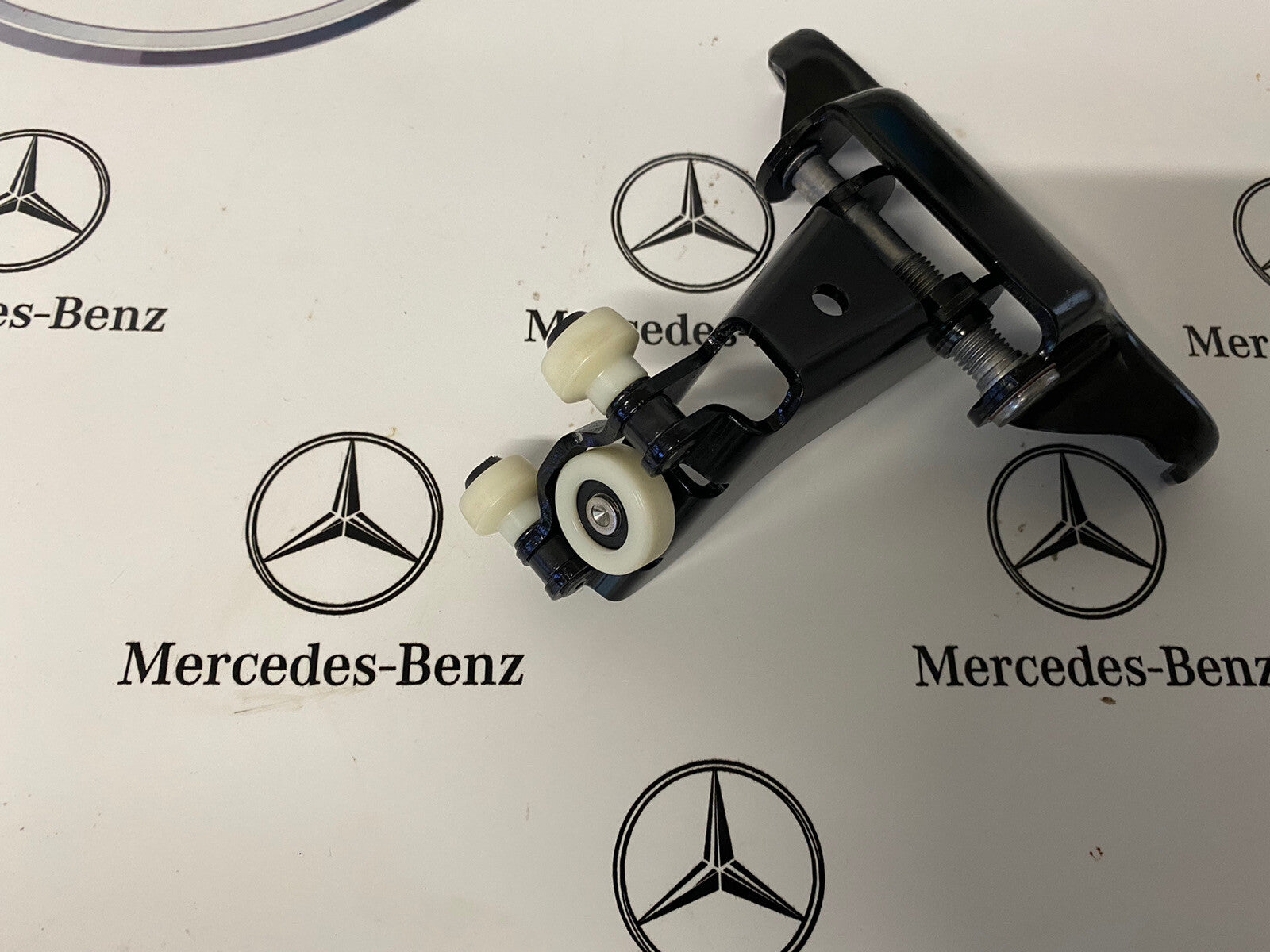 Genuine Mercedes Sprinter Side Loading Middle Roller A9107630000 Fit 2019-2025