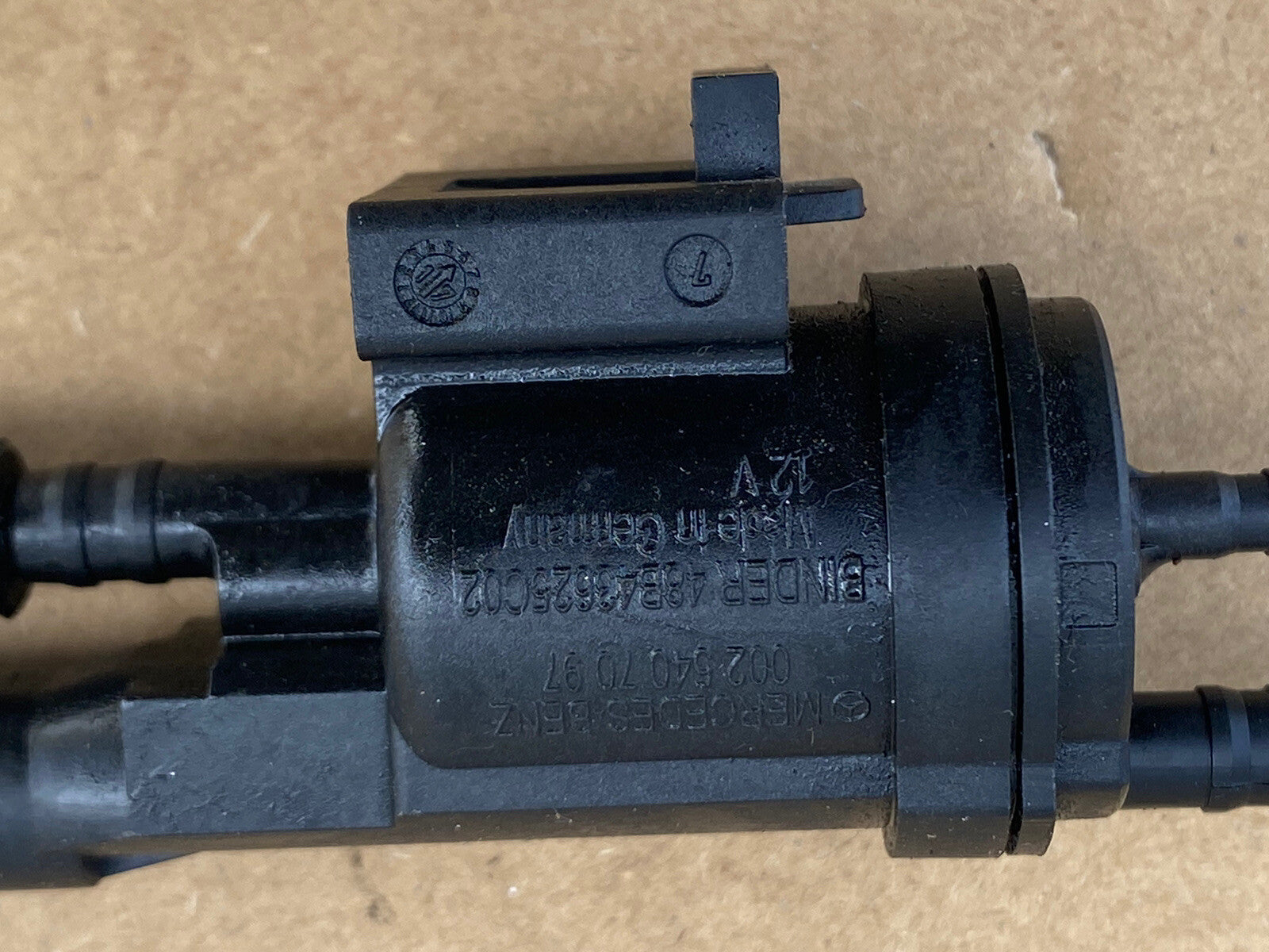 Genuine Mercedes-Benz Electric Air Pump Change-Over Valve A0025407097