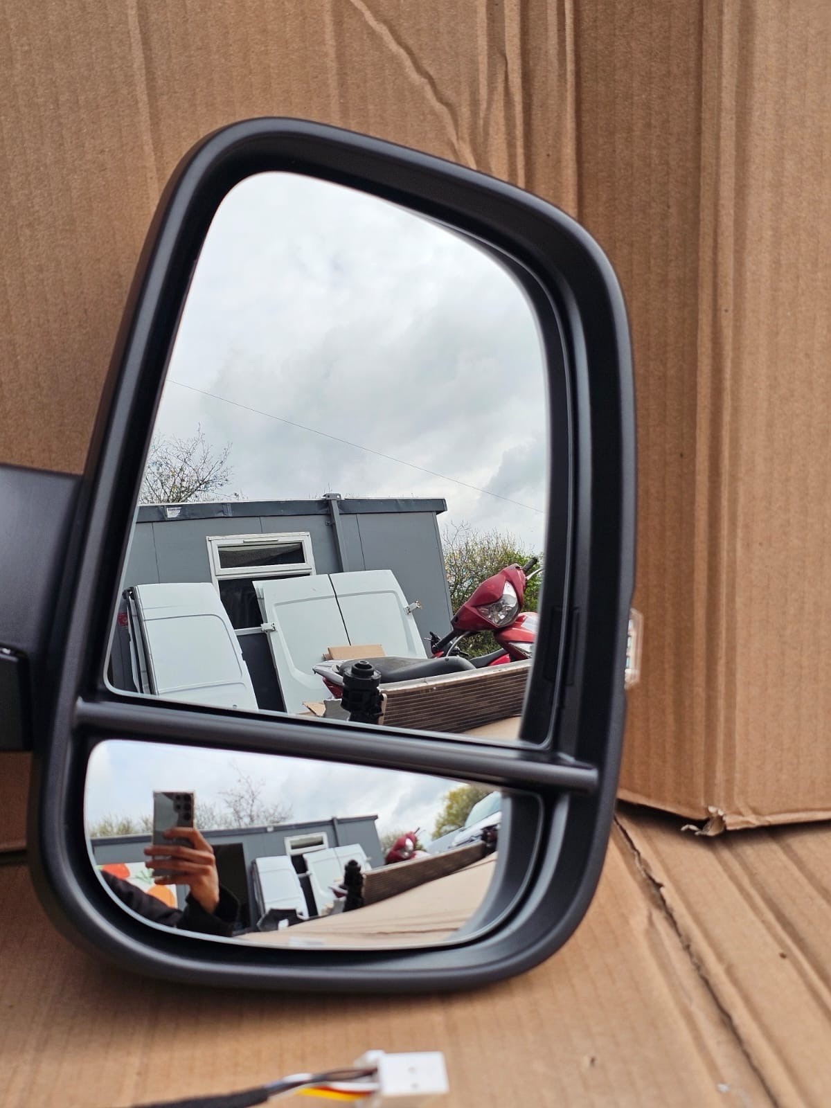 Genuine Door Mirror Electric R/H  Maxus Deliver 9 Driver  Side