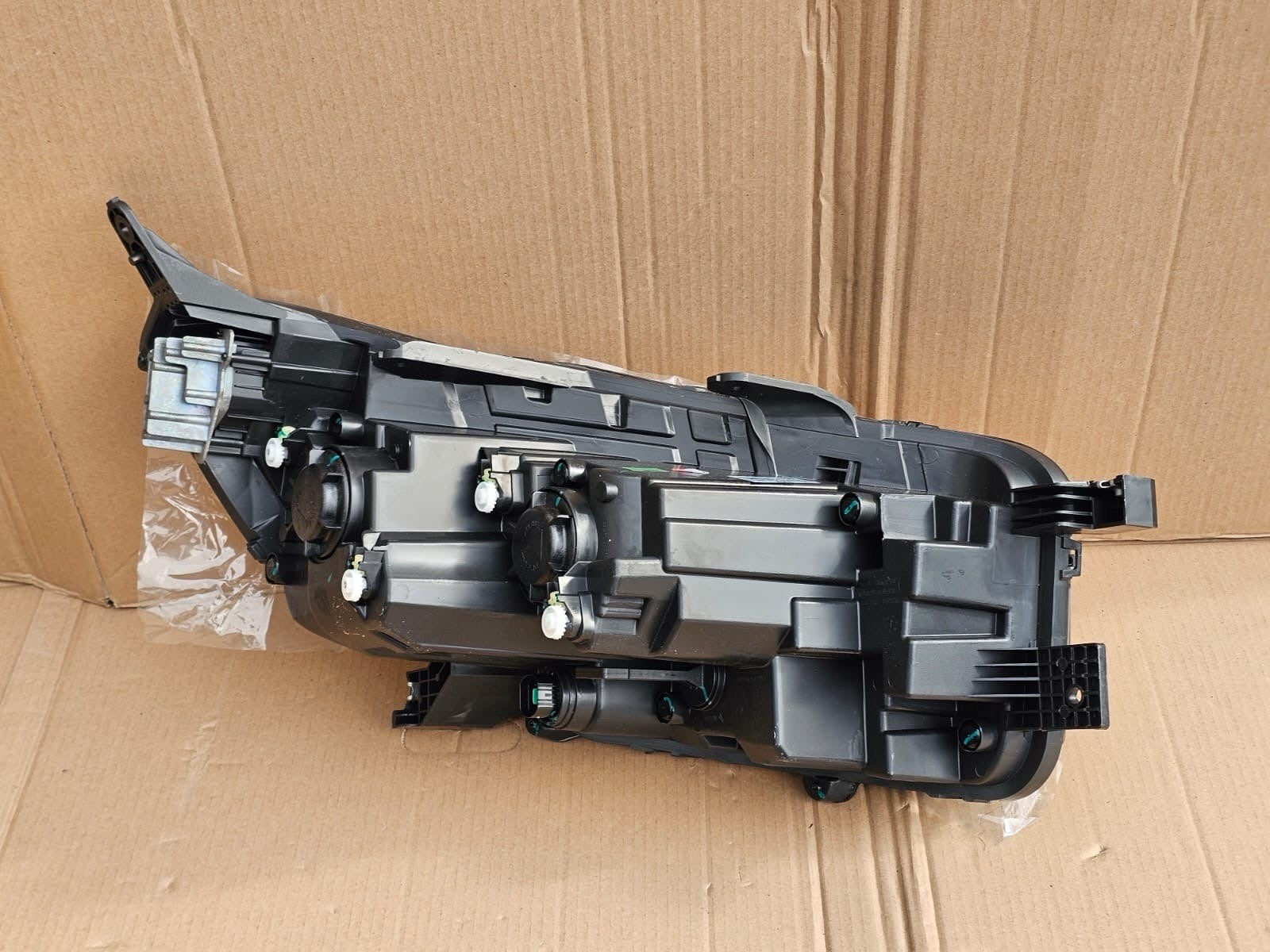 New Genuine Head Light/ Lamp MAXUS Deliver9  Noon LED 2020 To 2025 Left