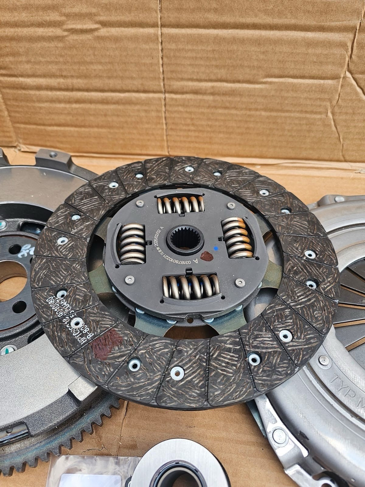 New Genuine Fly wheel & Clutch kit for LDV MAXUS Deliver 9 diesel 6MT/6AMT