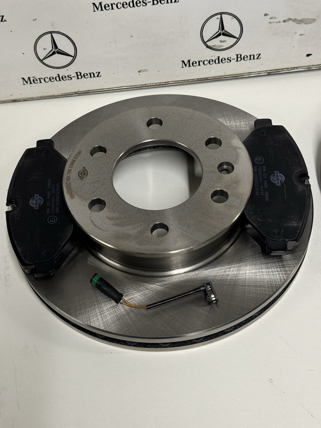 Mercedes Sprinter Front Disc + Pads + Sensors 2006-On 9064210400 9064210012