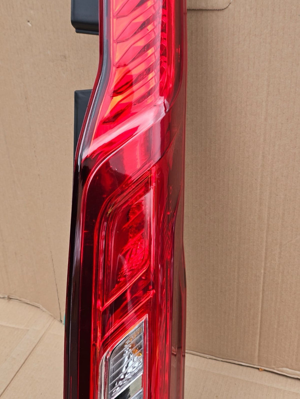 MAXUS DELIVER 9 2019 ON REAR LIGHT WITH BULBS DRIVER SIDE RIGHT C00229320