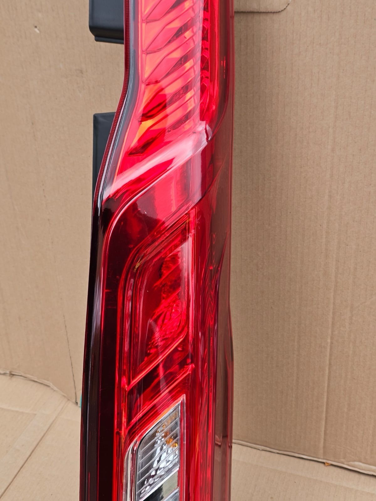 MAXUS DELIVER 9 2019 ON REAR LIGHT WITH BULBS DRIVER SIDE RIGHT C00229320