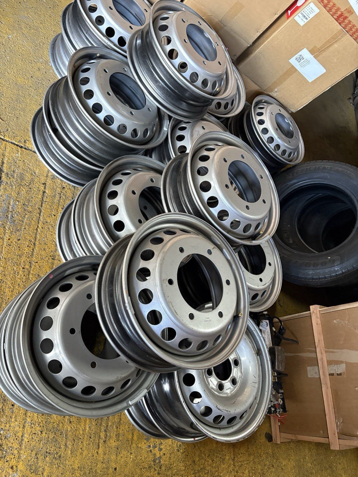 Twin Wheel Mercedes Sprinter Brand New Wheel Delivery Mileage X1 Original