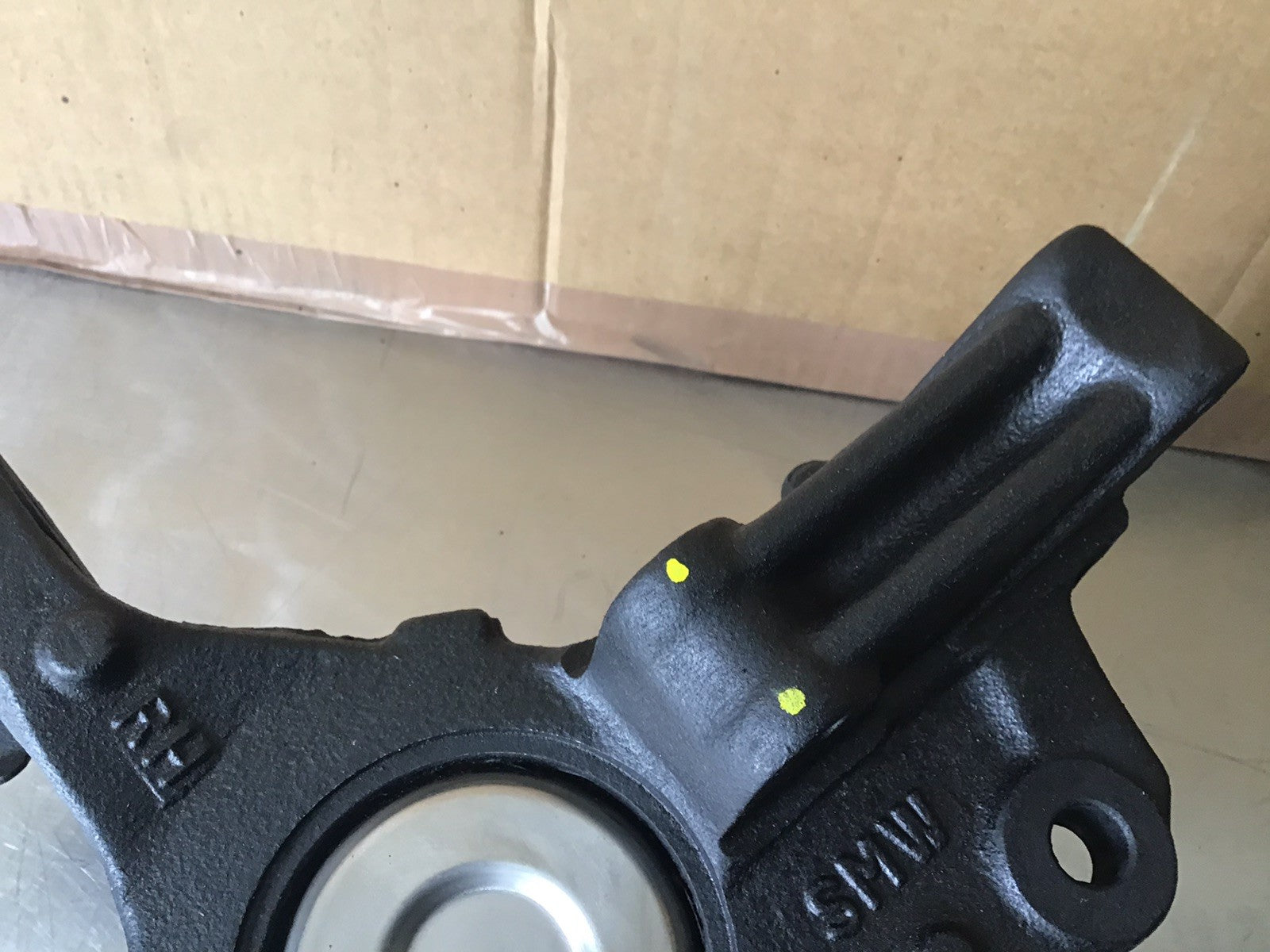 Genuine Vw Crafter Front Suspension Hub / Stub O/S . 2006.2017 .
