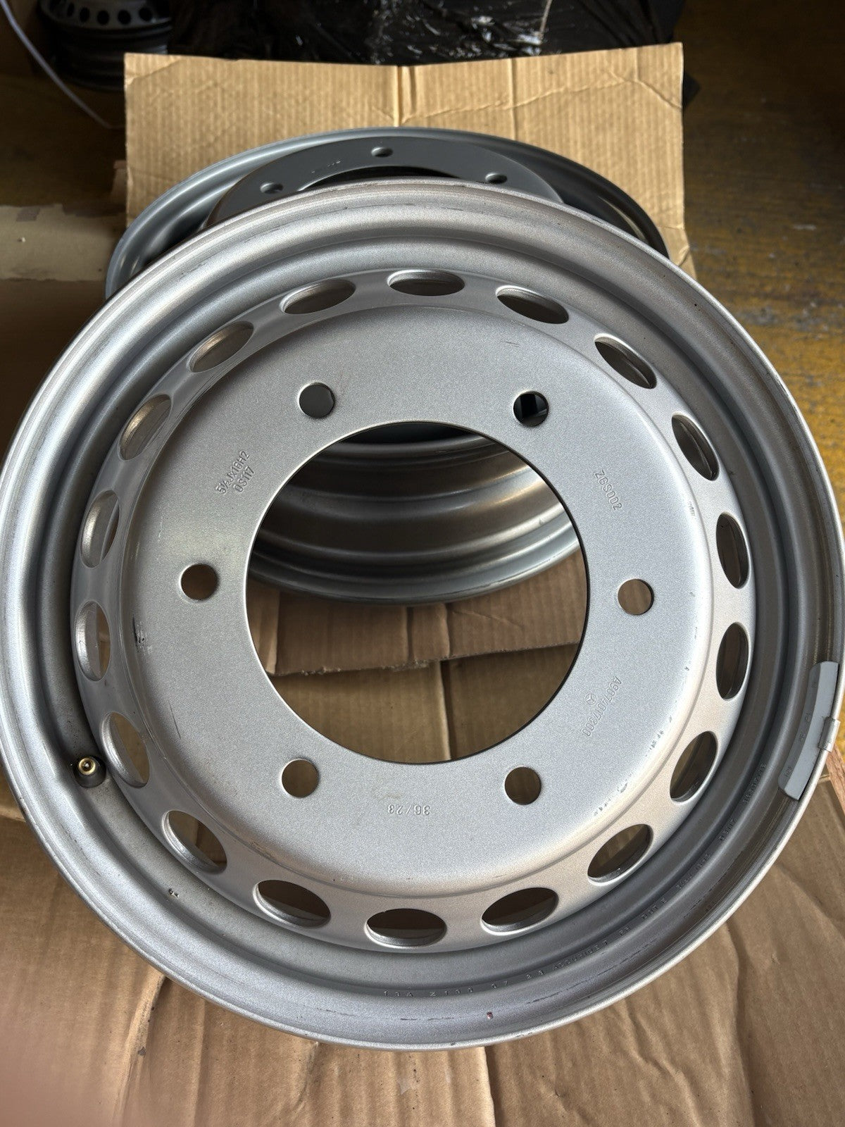Twin Wheel Mercedes Sprinter Brand New Wheel Delivery Mileage X1 Original