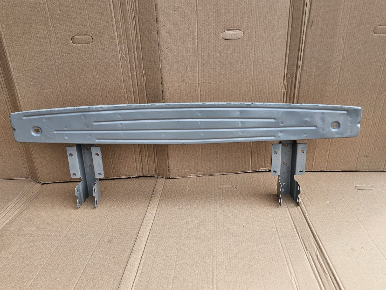 Maxus Deliver 9 Rear Step Bar 2020-2025 High Quality