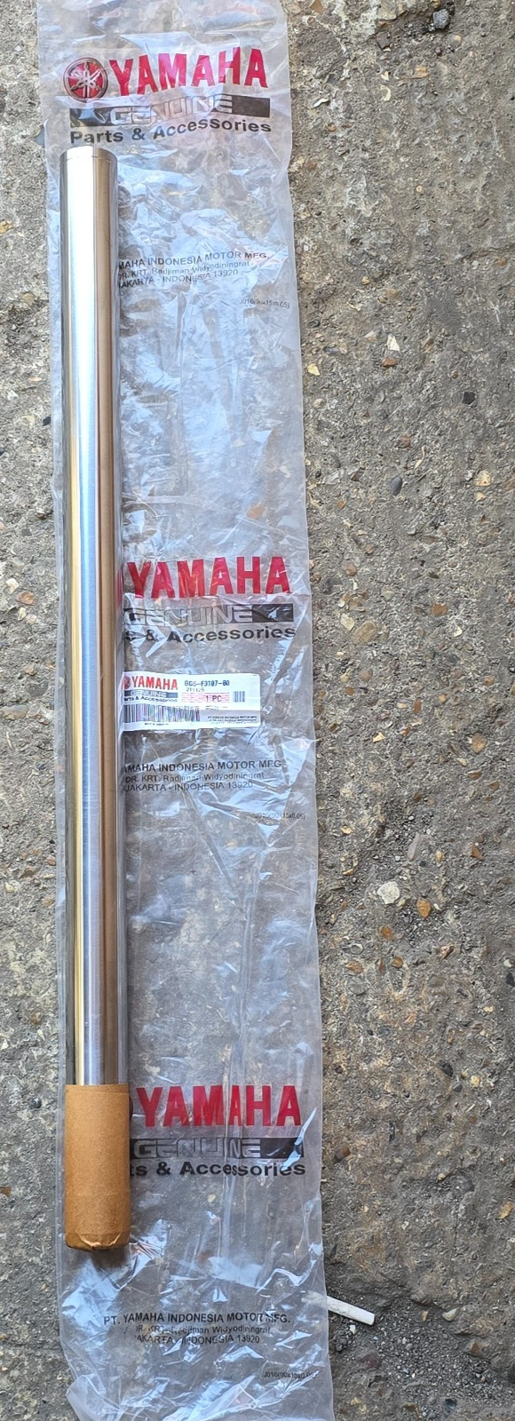 YAMAHA Outer Tube Comp. (r.h), 1SD-F3107-00 OEM YP400