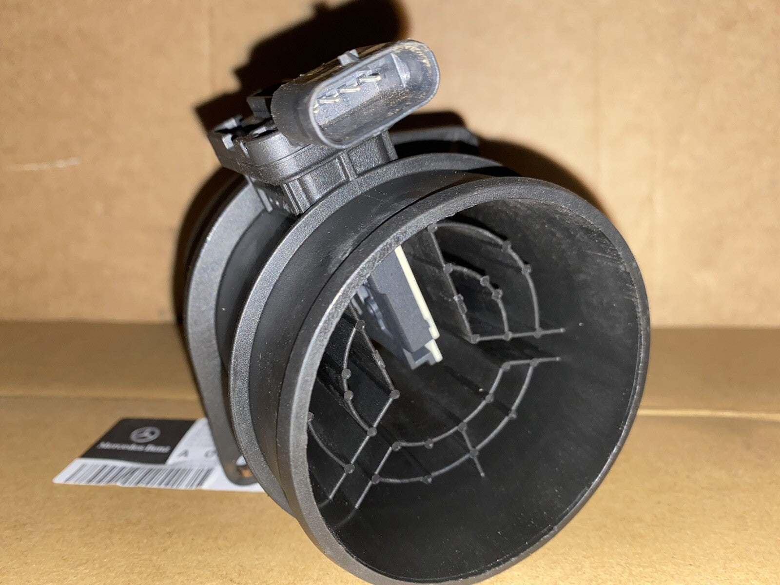 Genuine MASS AIR FLOW METER .  MERCEDES SPRINTER , VITO  5WK98105. Continental