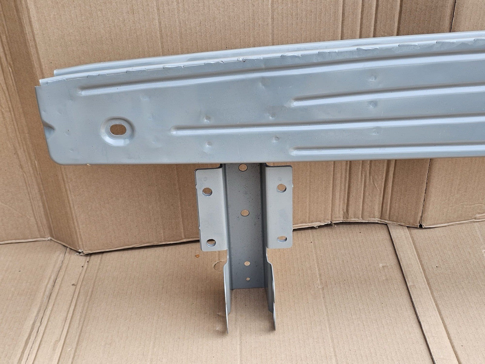 Maxus Deliver 9 Rear Step Bar 2020-2025 High Quality