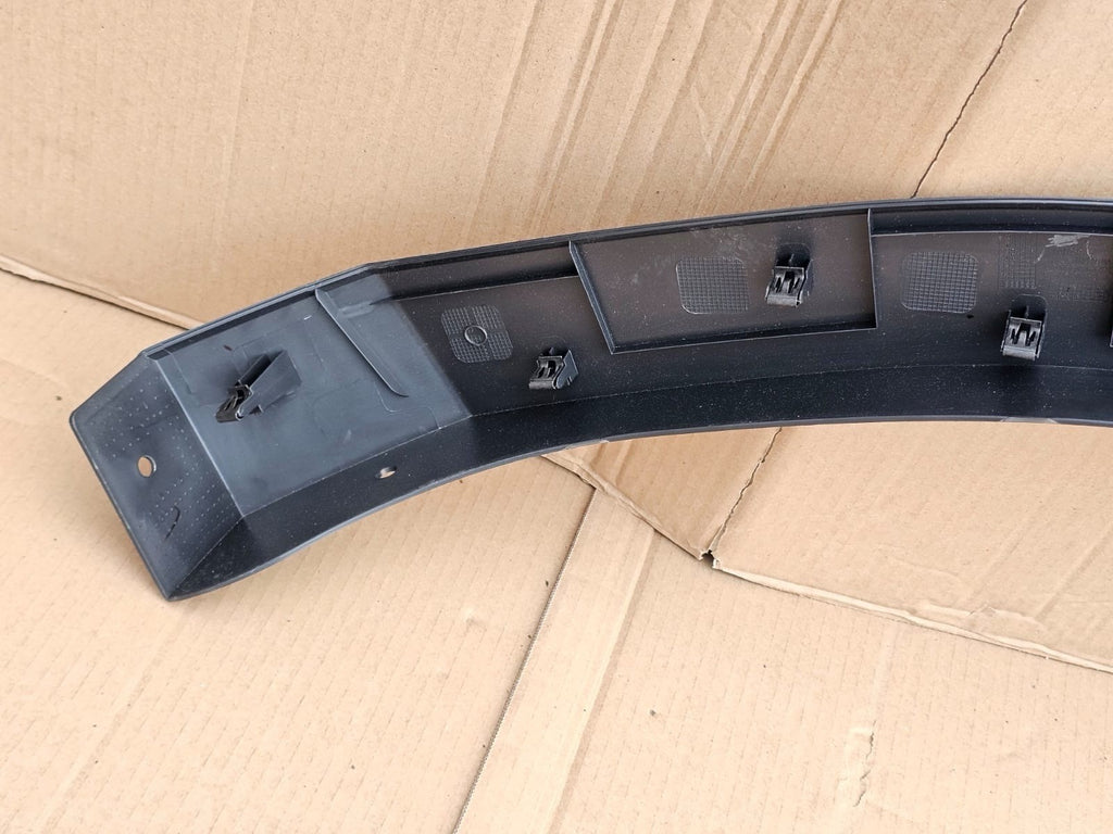 Maxus Deliver 9 Overfender Arch Front Right RH Front Piece  2020-2025 GENUINE