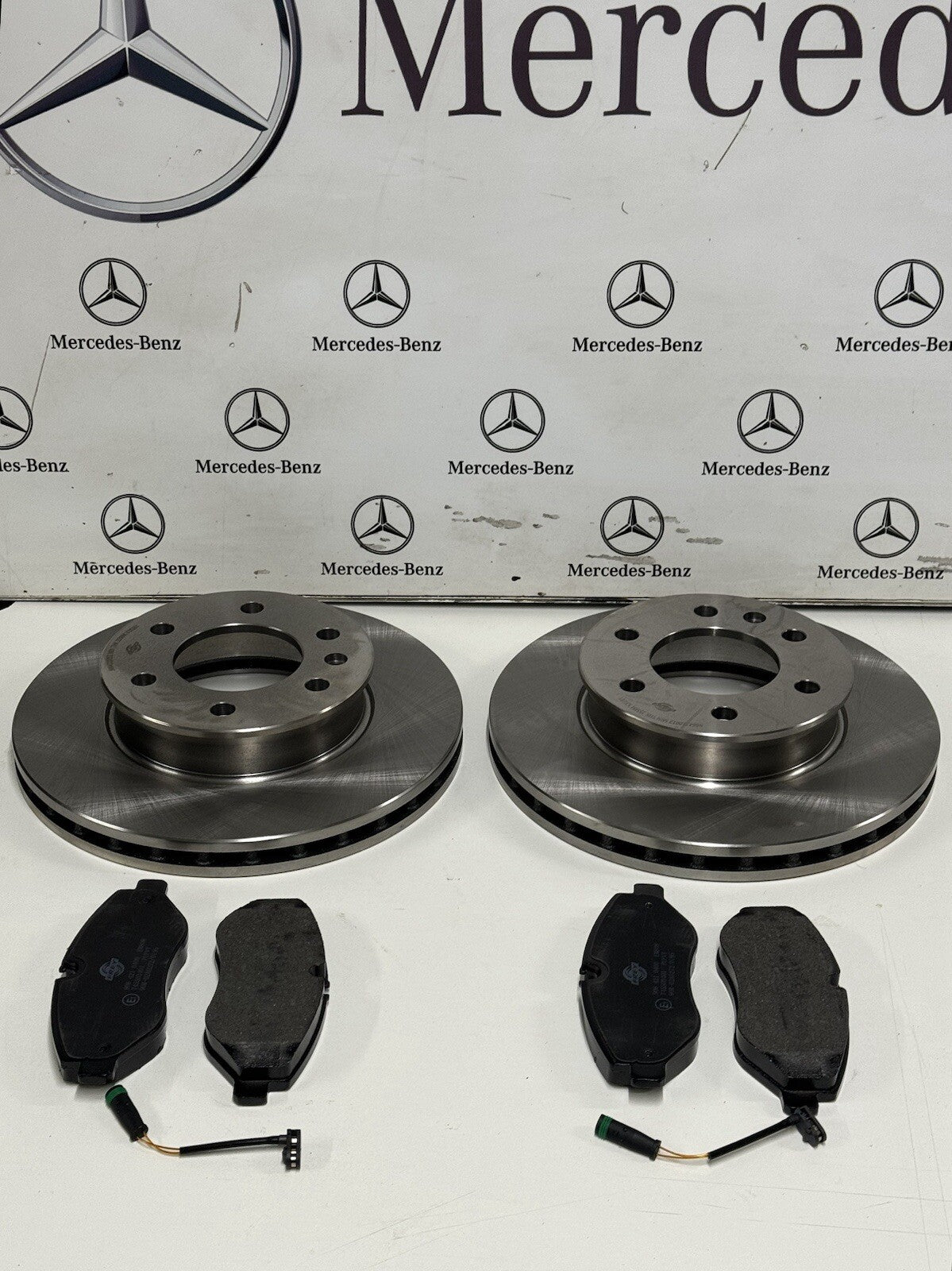 Mercedes Sprinter Front Disc + Pads + Sensors 2006-On 9064210400 9064210012