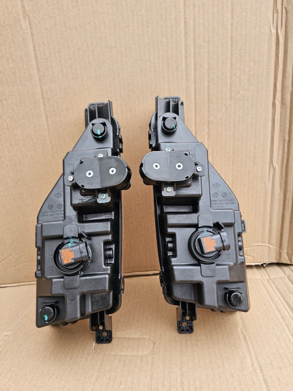 MAXUS DELIVER 9 & V90 FRONT LEFT & RIGHT SIDE FOG LIGHT LAMPS 2019-2025
