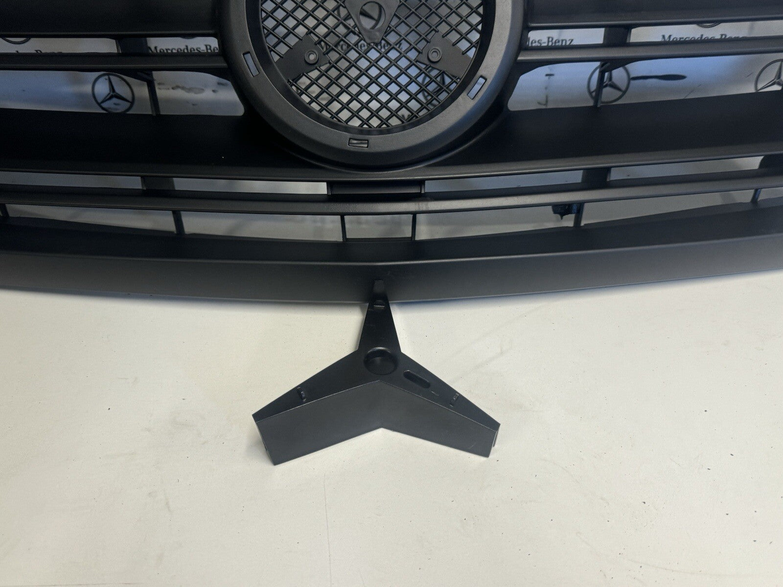 MERCEDES SPRINTER FRONT GRILL W907 W910 NEW SHAPE MODEL FACELIFT 2018-2023