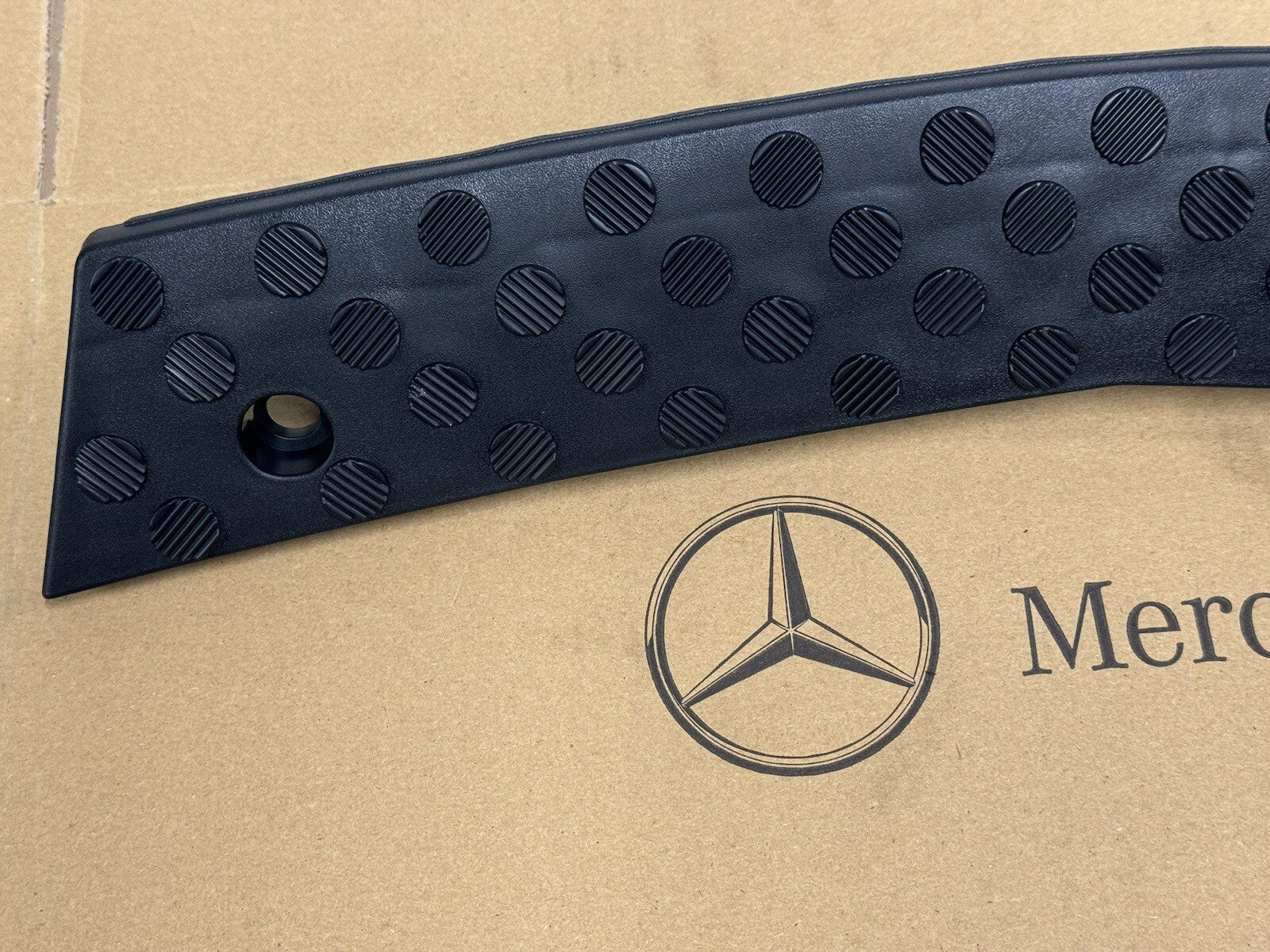 FRONT BUMPER STEP MERCEDES SPRINTER W906 2013 - 2018  9068850411 Grill Step