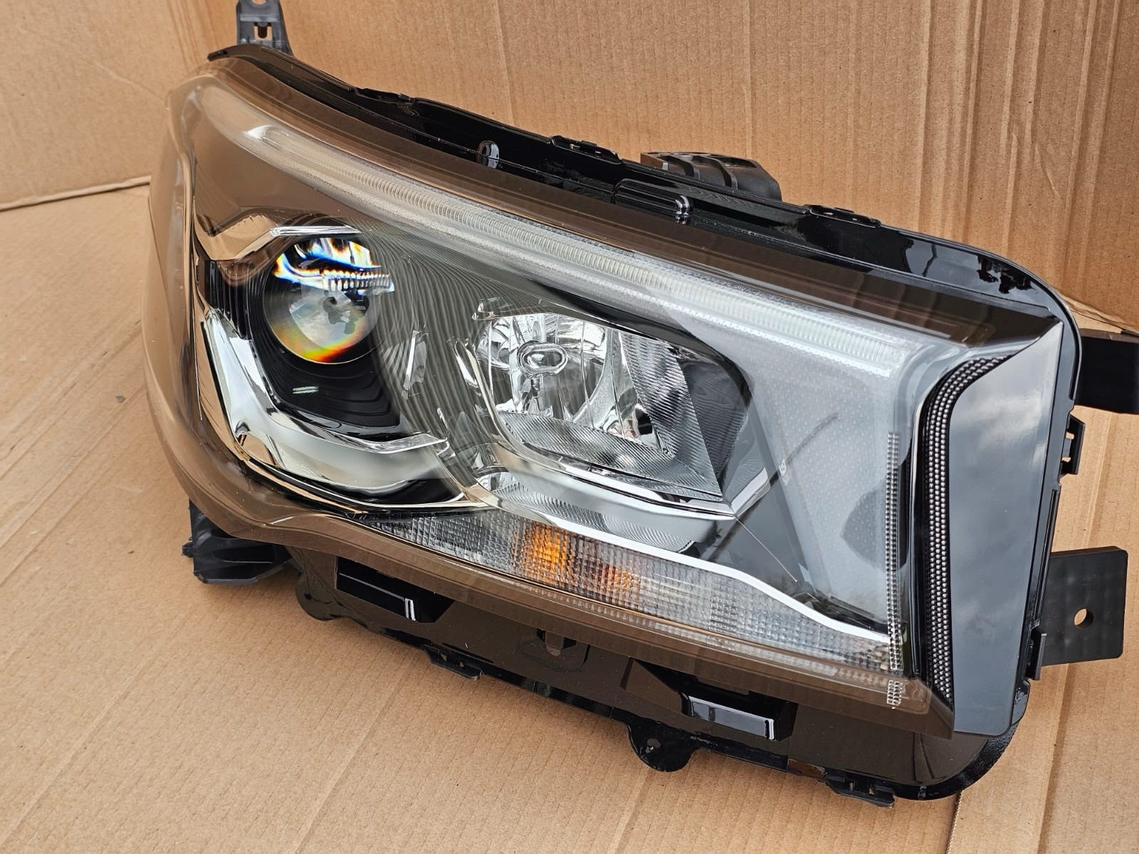 MAXUS Delivery 9 Headlamps / Head Lights Pair Left & Right ( Noon Led ) 2020 On