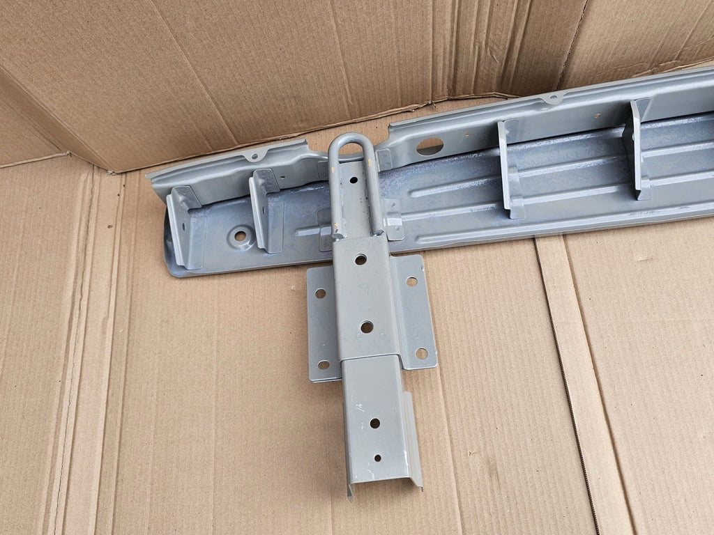 Maxus Deliver 9 Rear Step Bar 2020-2025 High Quality