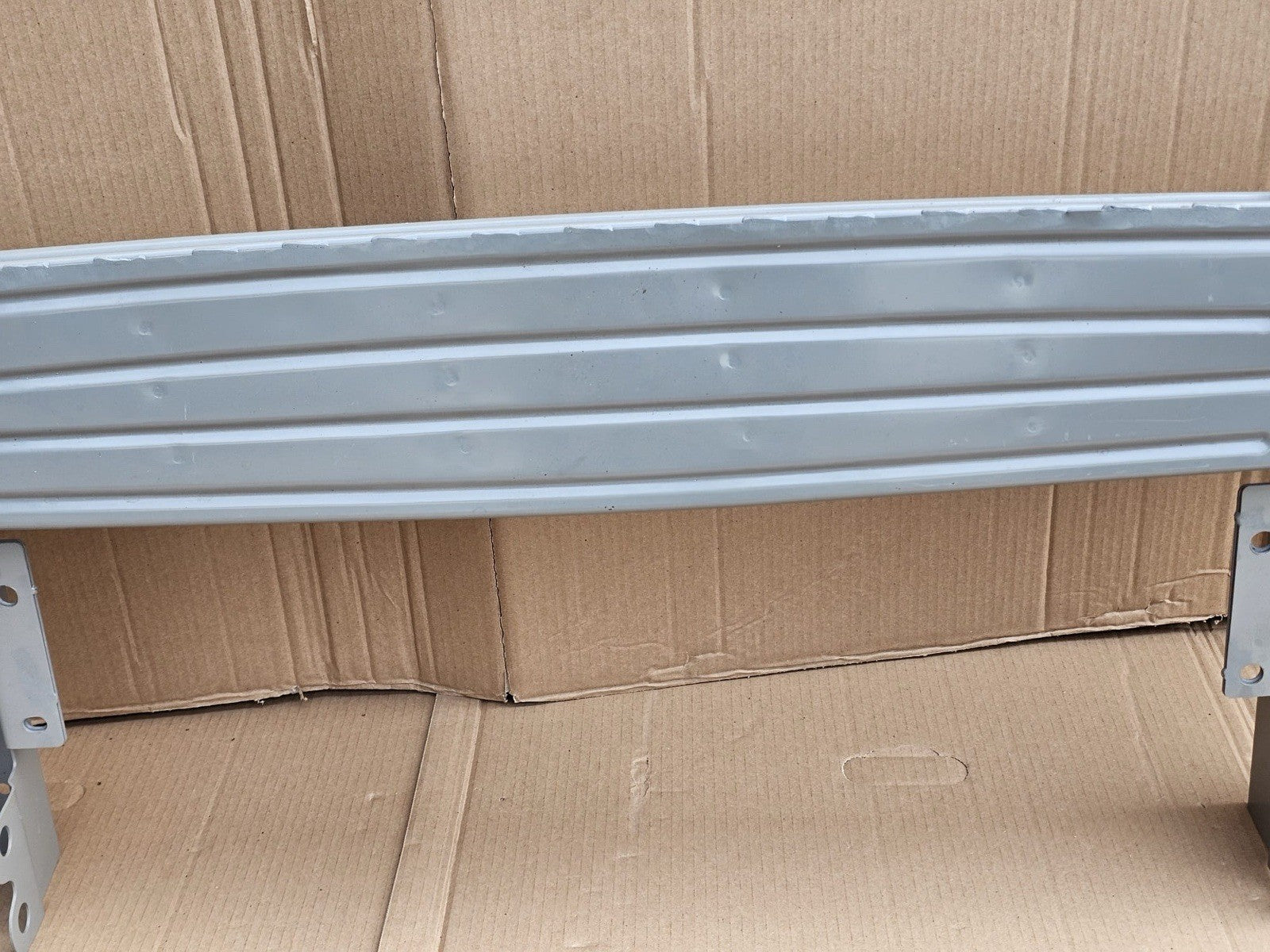 Maxus Deliver 9 Rear Step Bar 2020-2025 High Quality