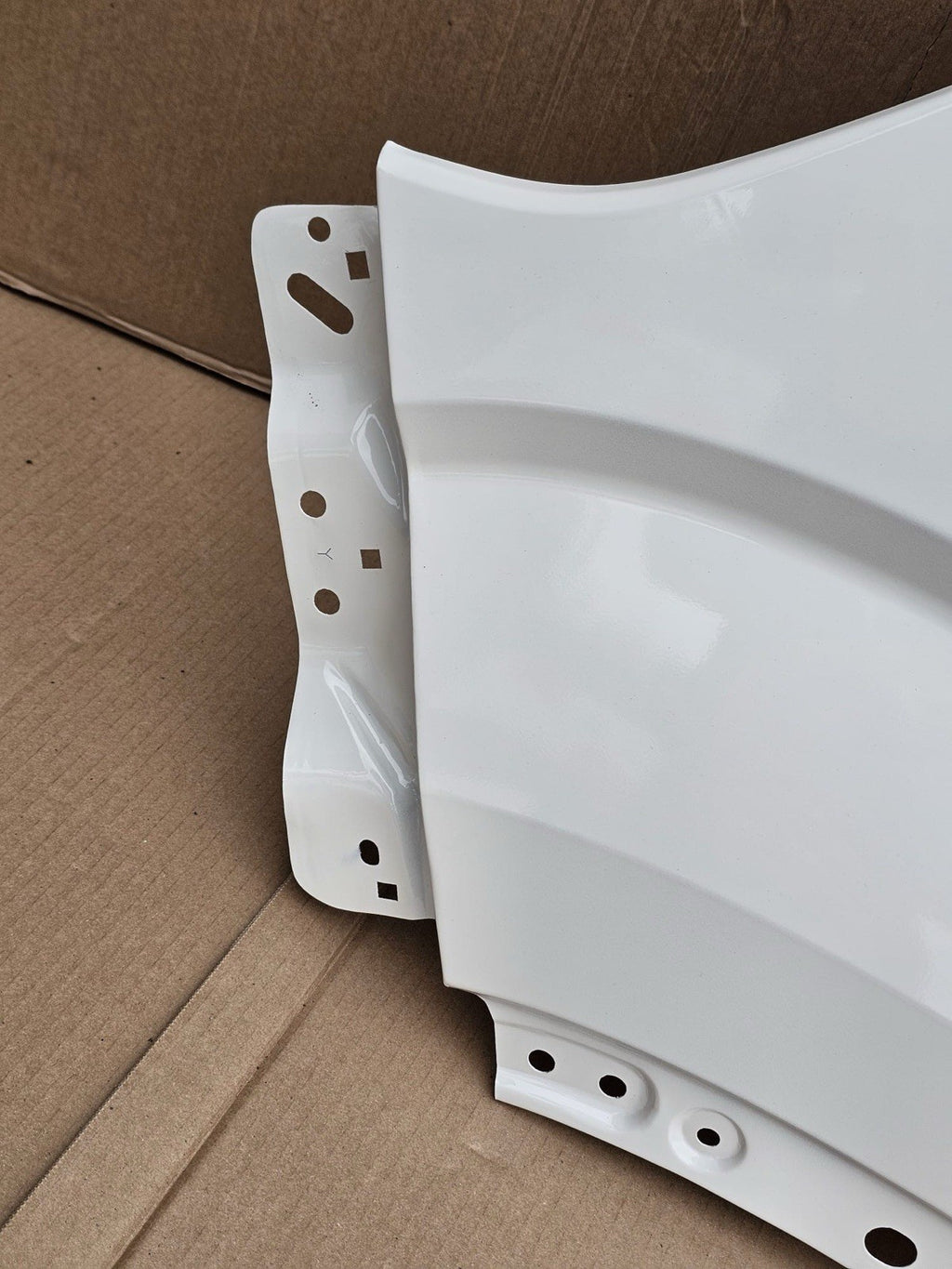 MAXUS DELIVER 9 Front Wings Left  Side ( New & Painted Ready ) 2020 To 2025