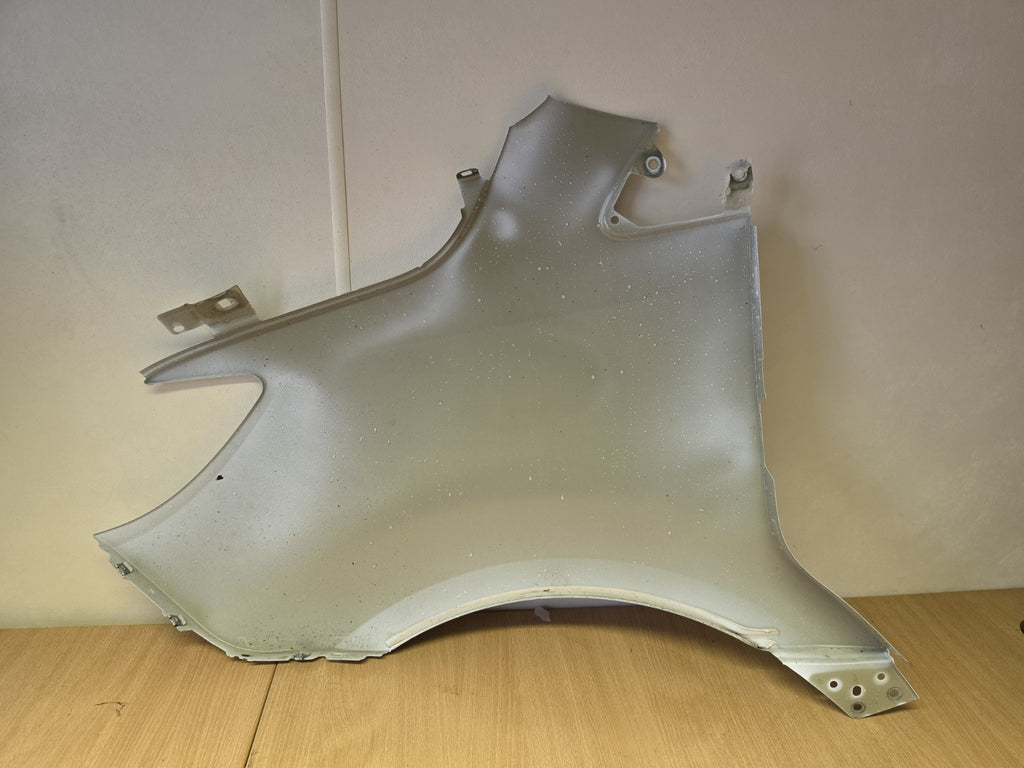 MERCEDES BENZ SPRINTER 2018-24 W907 DRIVER SIDE FRONT RIGHT WING PANEL WHITE