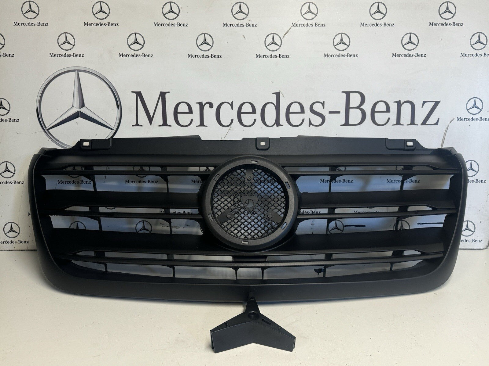 MERCEDES SPRINTER FRONT GRILL W907 W910 NEW SHAPE MODEL FACELIFT 2018-2023