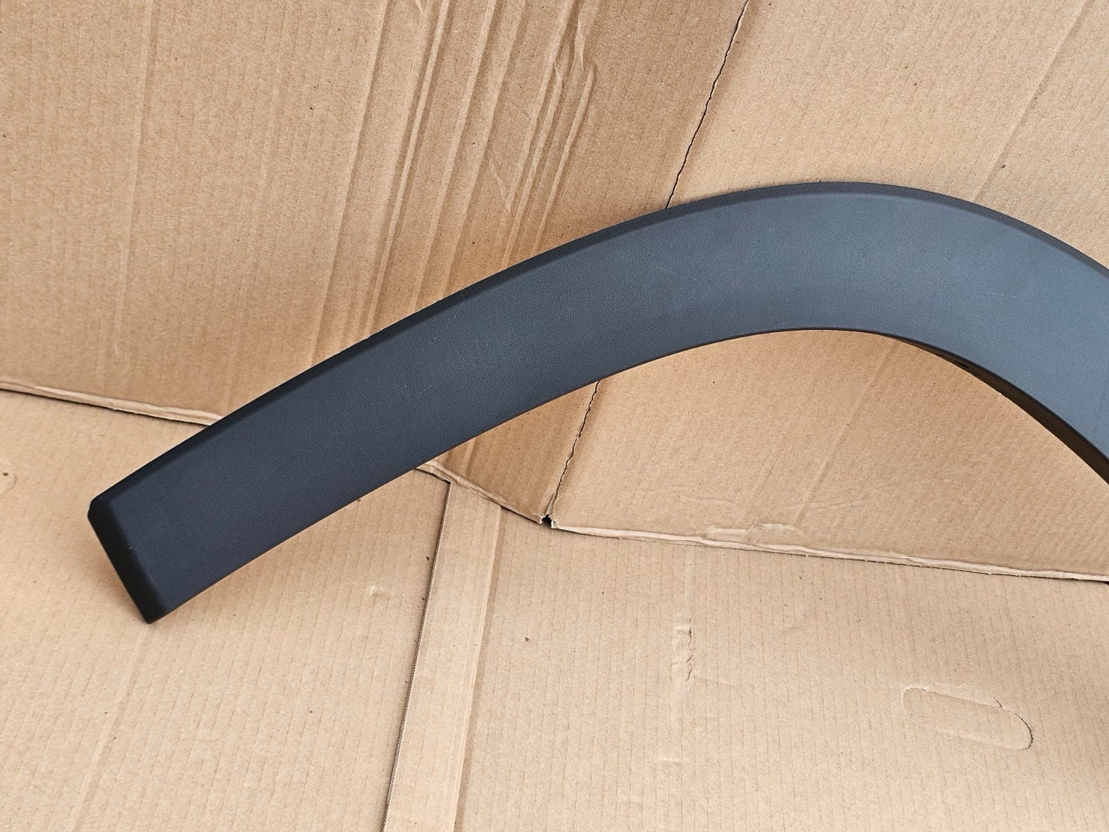 Maxus Deliver 9 Overfender Arch Front Right RH Front Piece  2020-2025 GENUINE
