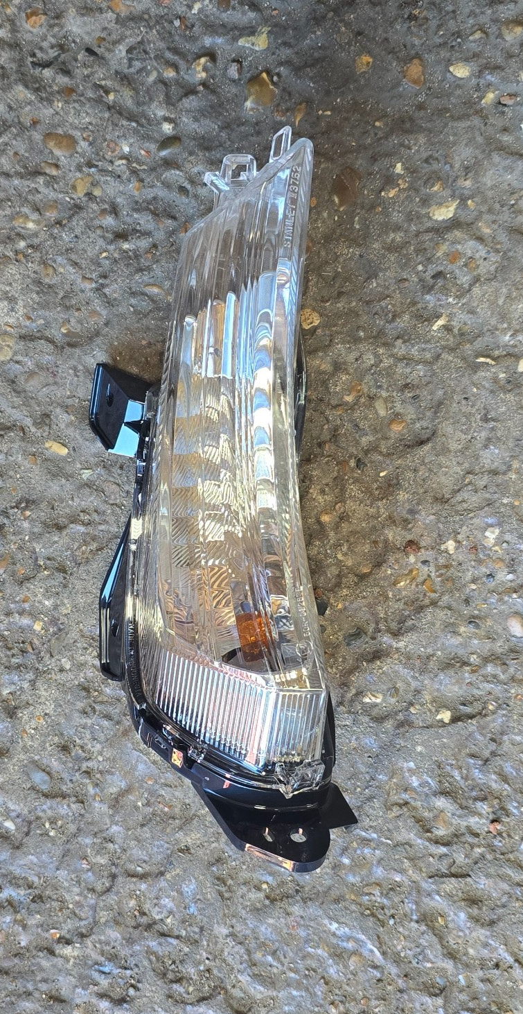 Genuine Yamaha XMAX 300 Front Right Indicator - B74-H3320-01