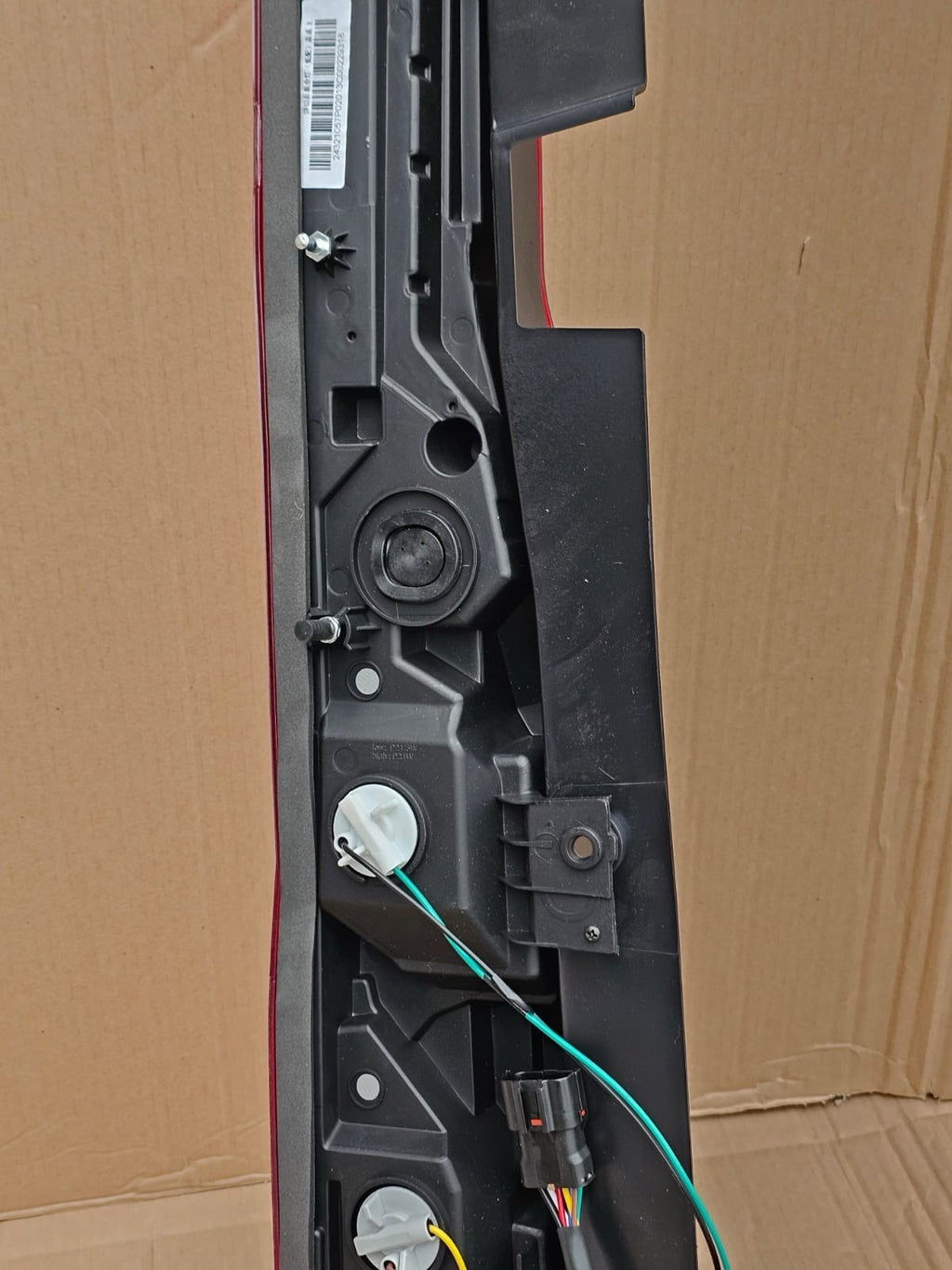 MAXUS DELIVER 9 2019 ON REAR LIGHT WITH BULBS DRIVER SIDE RIGHT C00229320