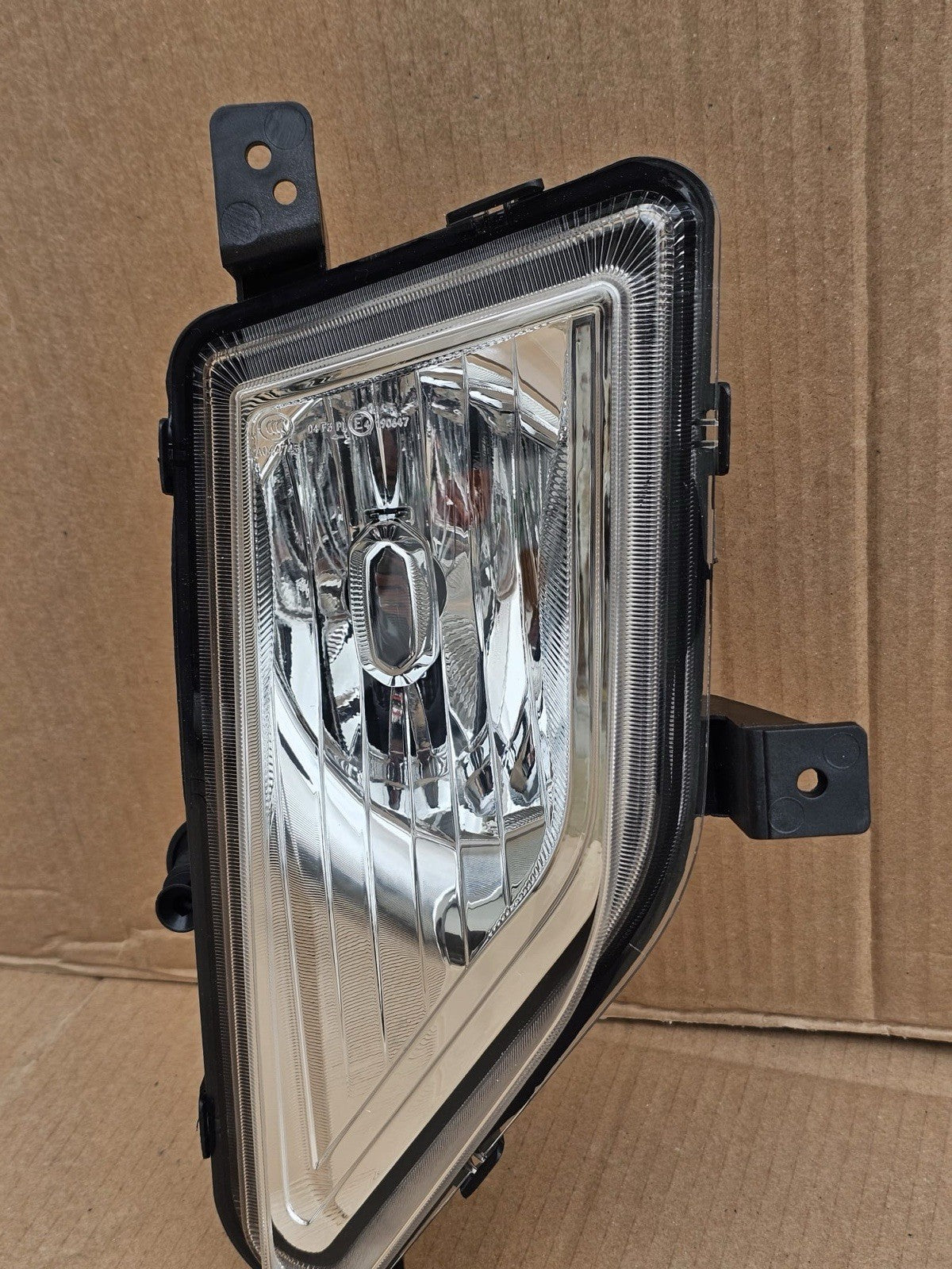MAXUS DELIVER 9 & V90 FRONT Right SIDE FOG LIGHT LAMPS 2019-2025