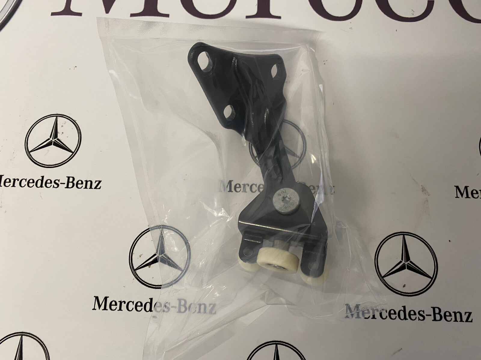 Genuine Mercedes Sprinter VW Crafter Top Side Loading Door Roller A9067600047