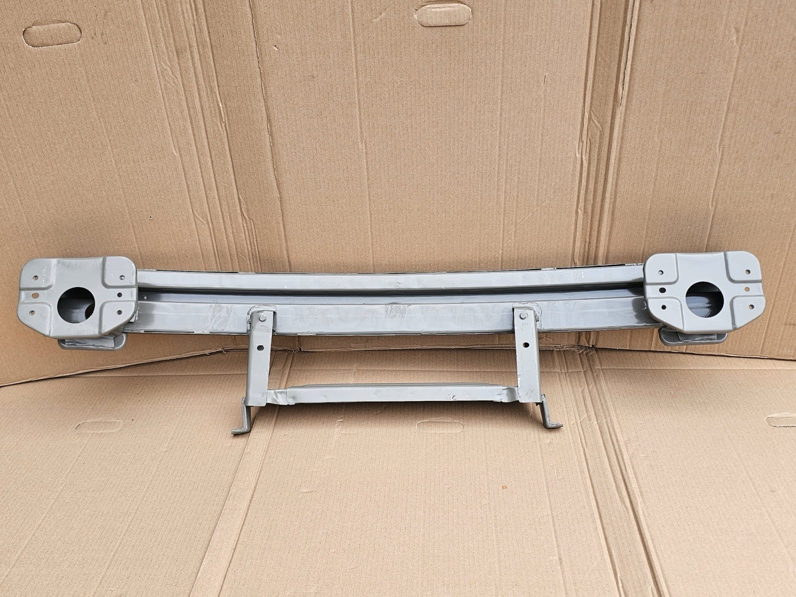 MAXUS DELIVER 9 FRONT BUMPER REINFORCEMENT CRASH BAR 2020-2025 High Quality
