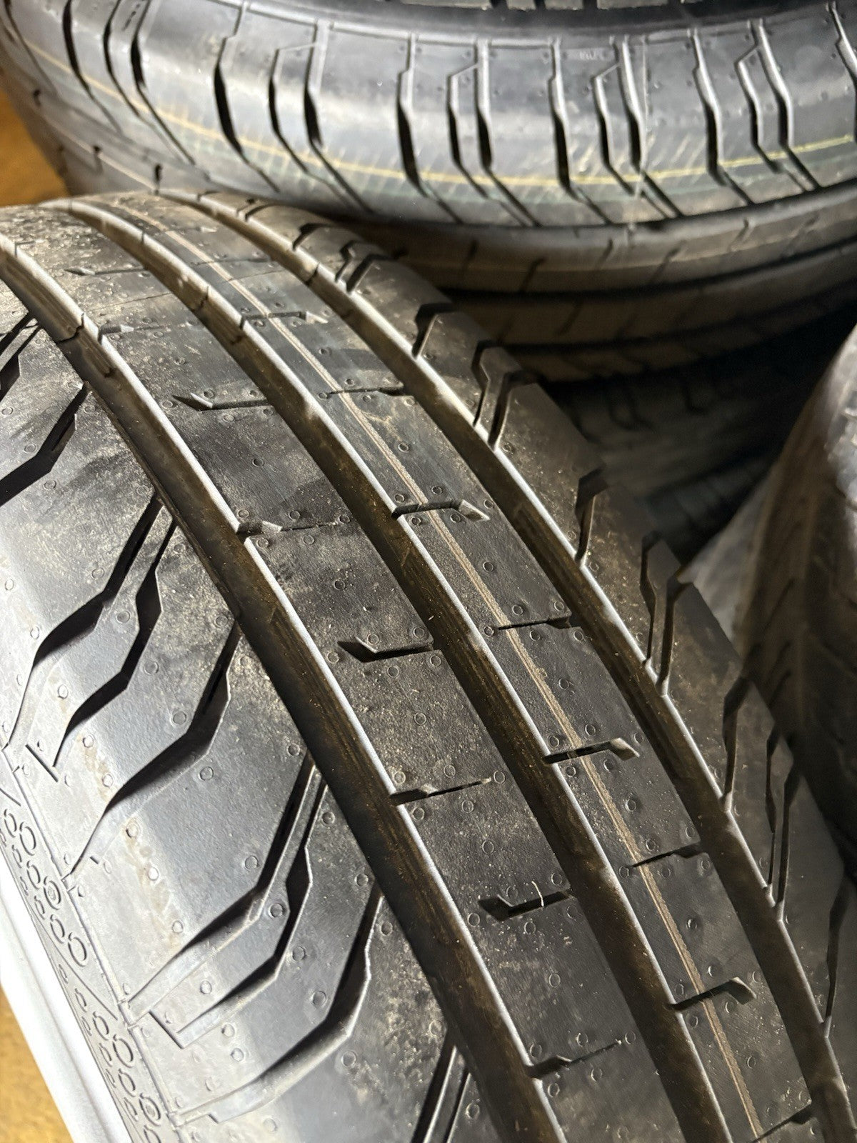 Mercedes Sprinter Wheel & Tyre Continental 195/75/R16 C Twin Wheel W907 910 New