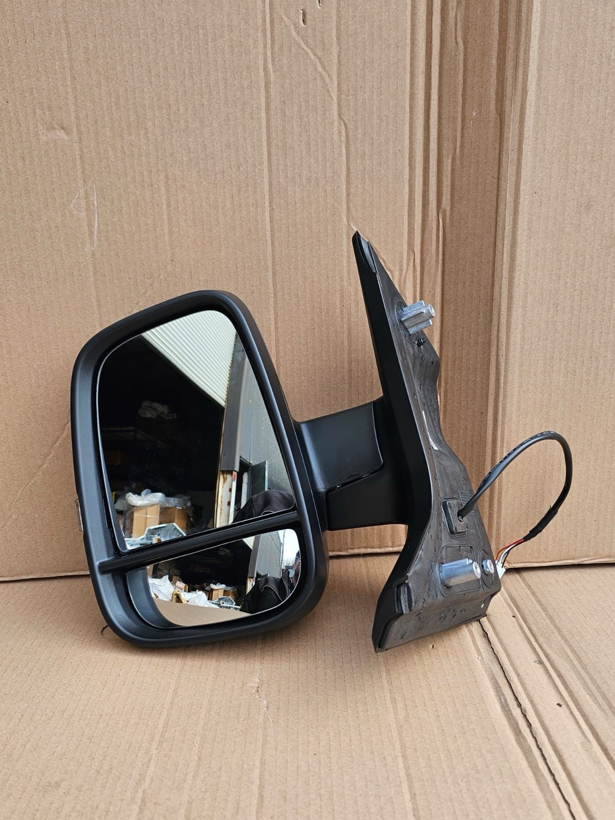 Genuine Door Mirror Manual Left LH For Maxus Deliver 9 Passenger Side